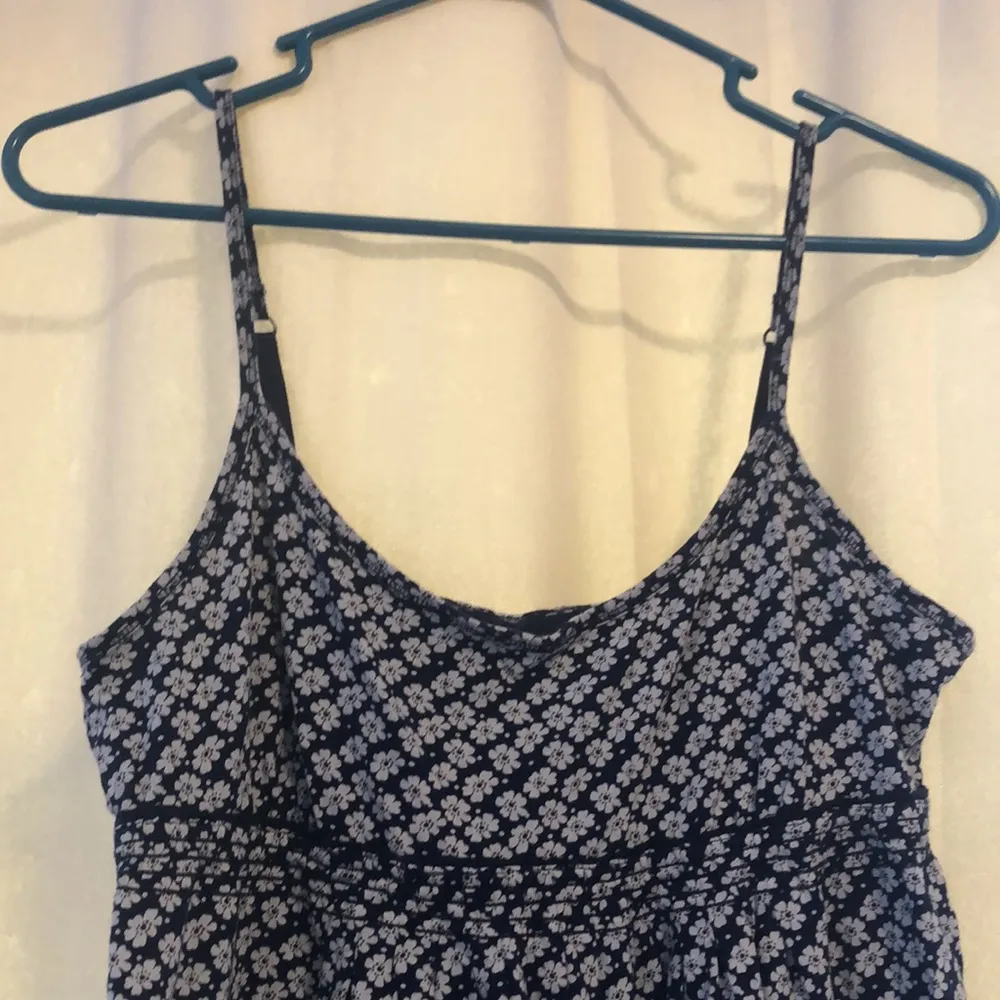🎉4 for $20 Aerie medium navy and white spaghetti strap tank - Image 3
