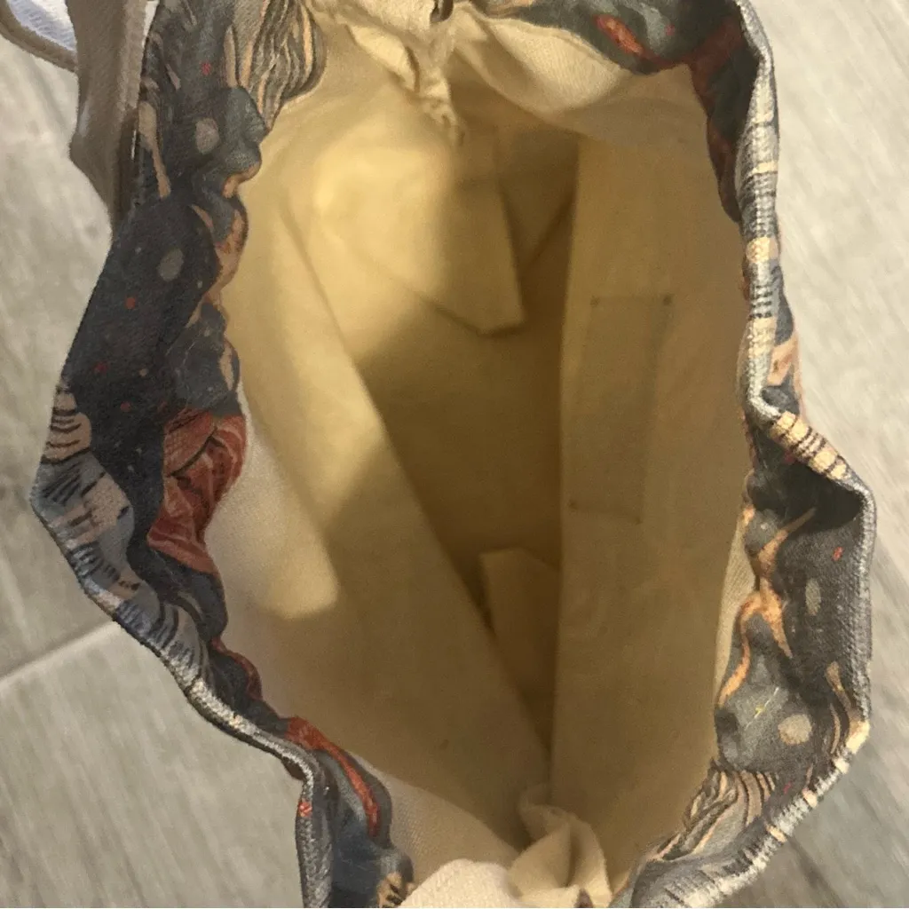 NWT Davao Philippines Drawstring
Canvas Bag Sea Shells Beach Coastal Vacation Gray - Image 4