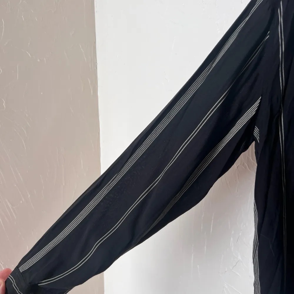 Rails Revolve Elle Black Mocha stripe pullover shirt size S - Image 5