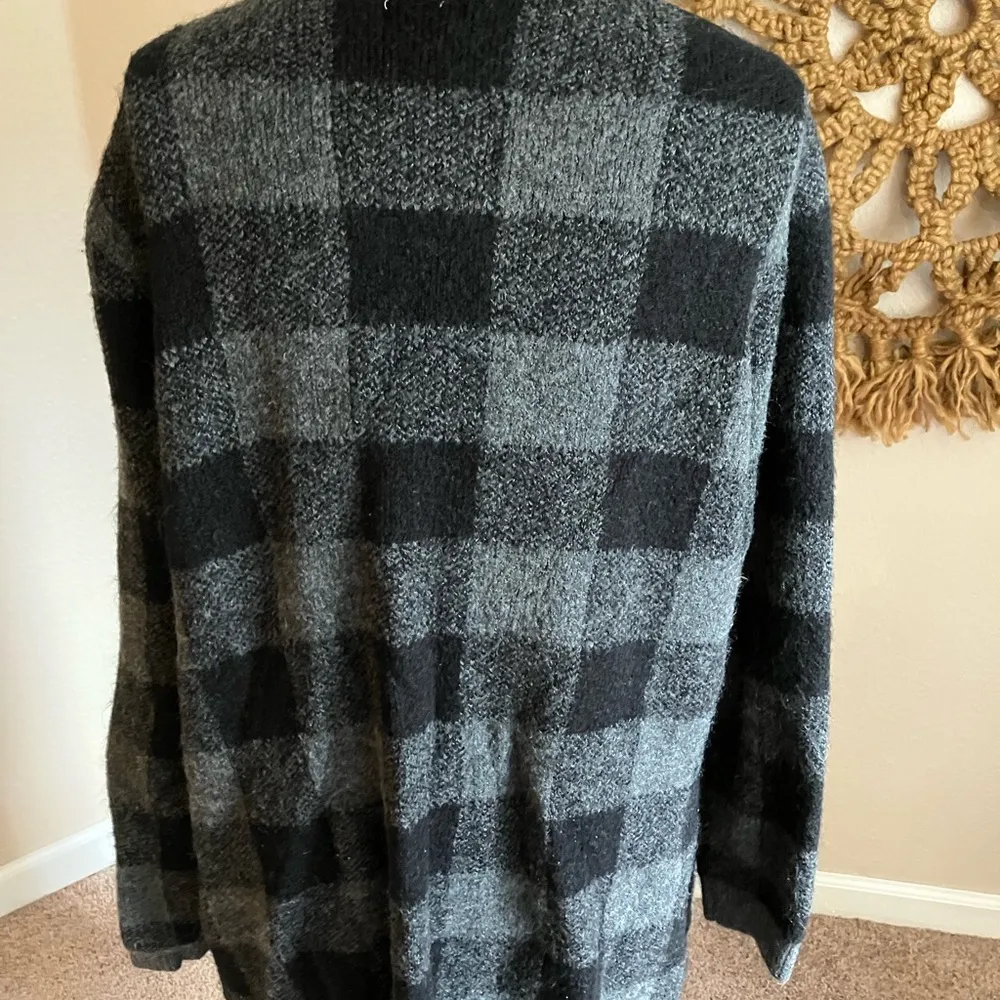 Old Navy Long Cadigan Buffalo Plaid Size L - Image 3