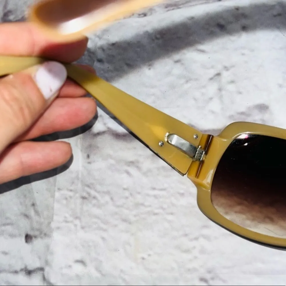 Fossil  Oversized Sunglasses - Image 6