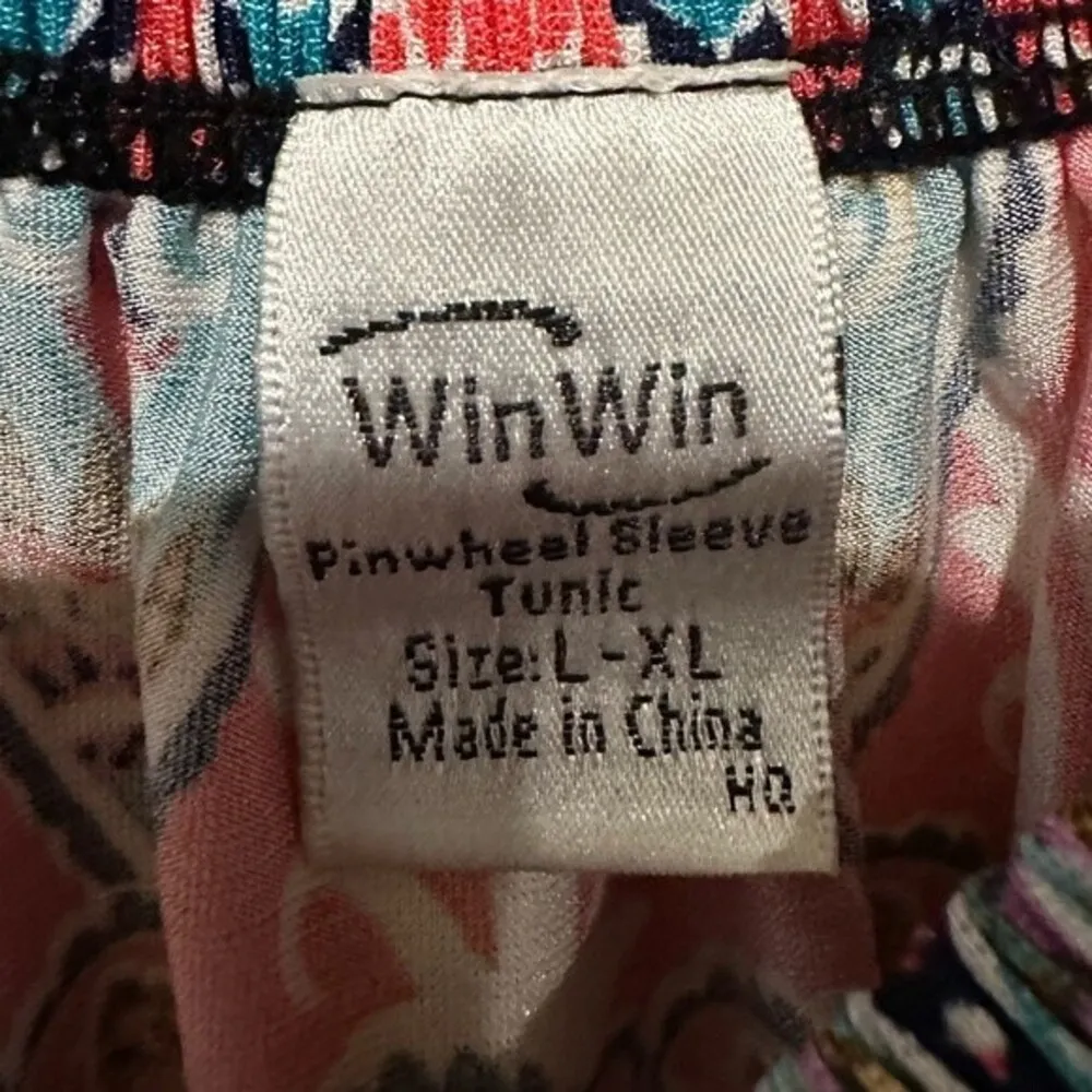 WinWin tunic with pinwheel sleeve - Image 4