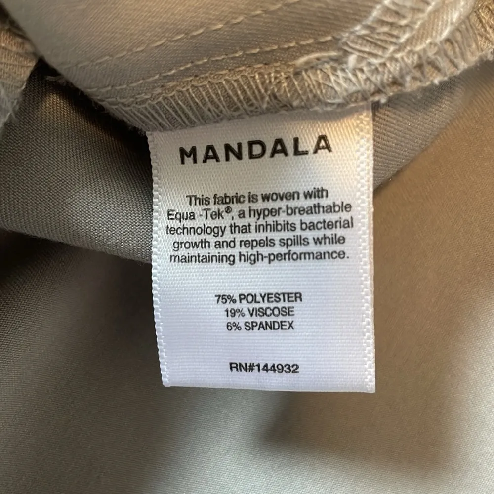 Mandala gray scrub top sz L Size L - Image 5
