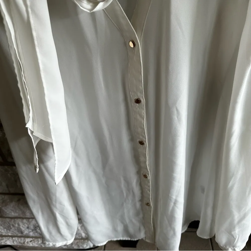 Women's White Long Sleeve Blouse Bow Collar Size L - Image 4