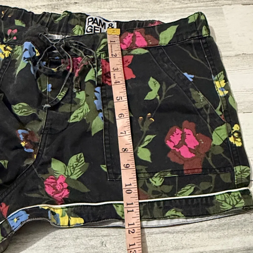 Pam & Gela Black Floral High Waist Shorts Size Large - Image 10