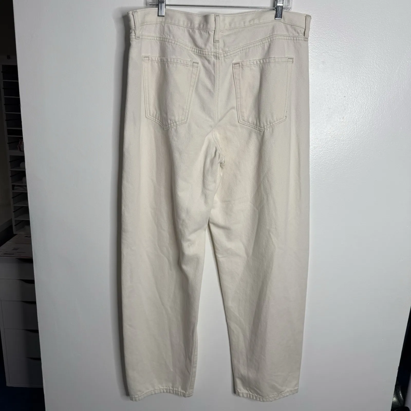 Banana Republic Premium Denim High Rise Barrel Fit‎ Jean In Ecru Size 32 Long - Image 4