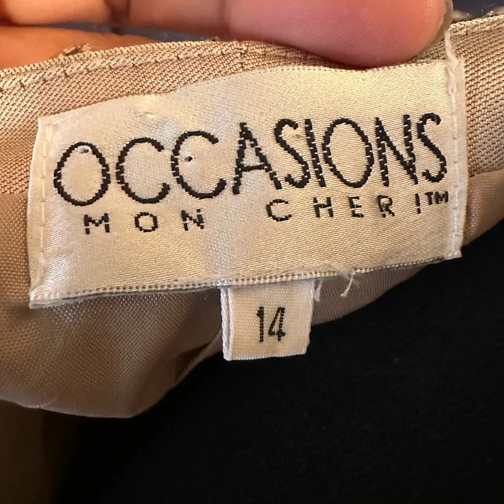 Elegant Gold Women's Jacket and sleeveless dress. Size 14 - Image 4