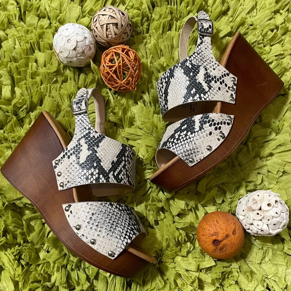 Madden Girl Driiggs Snake Platform Wedge Sandals - Image 2