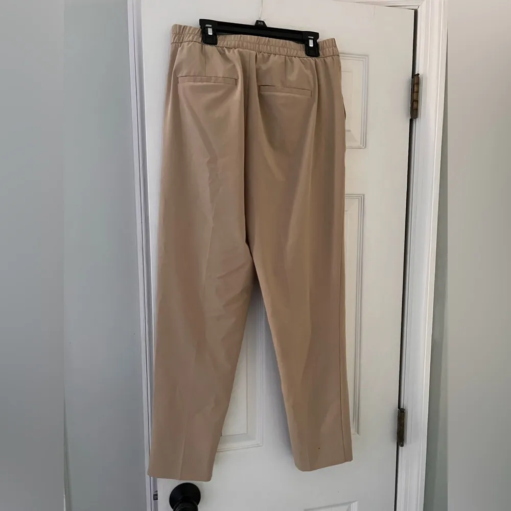 Banana Republic  Airstretch Taper Pant-Maverick Tan. NWOT - Image 5