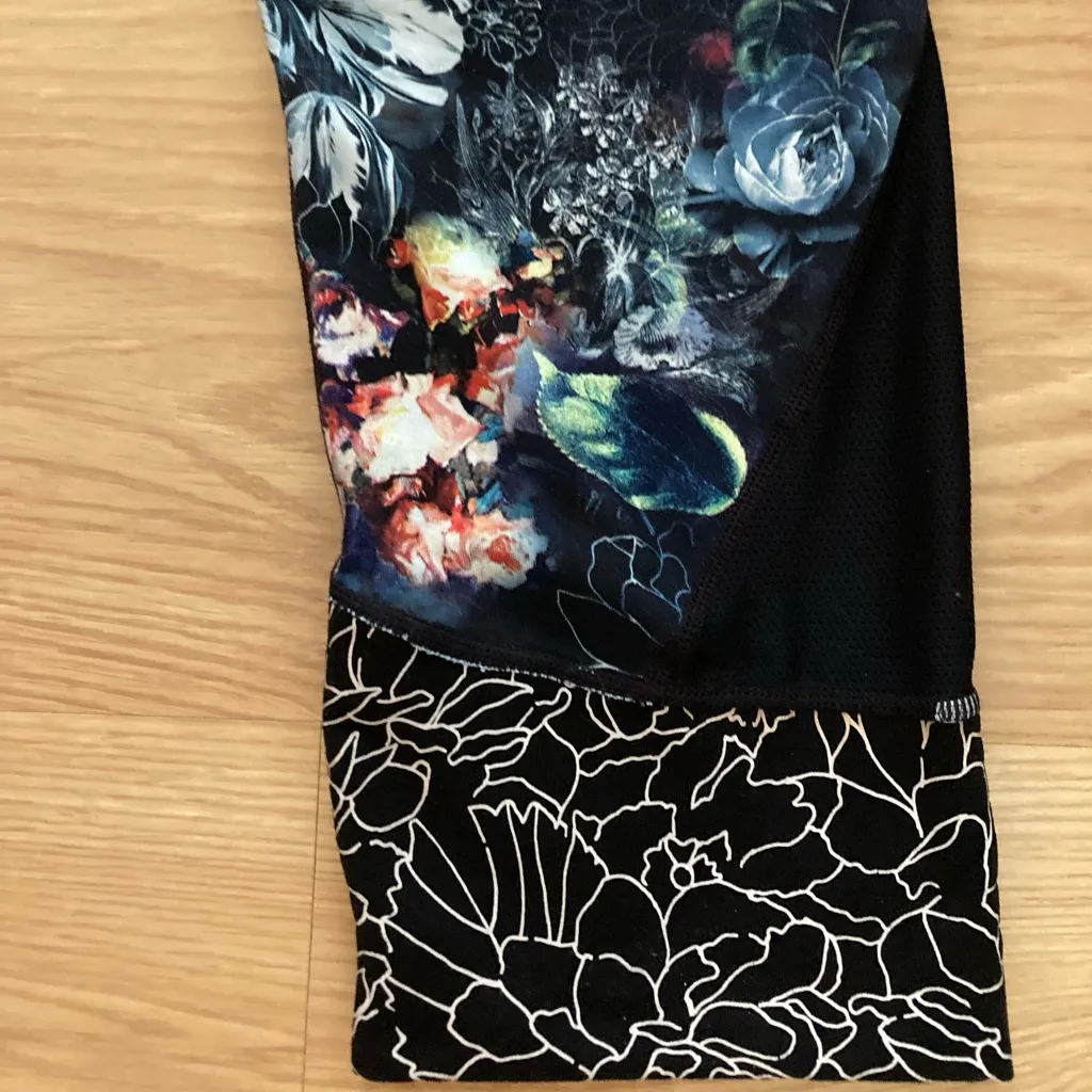 Athleta 3/4 Cropped Floral Leggings with Pockets XL - Image 2