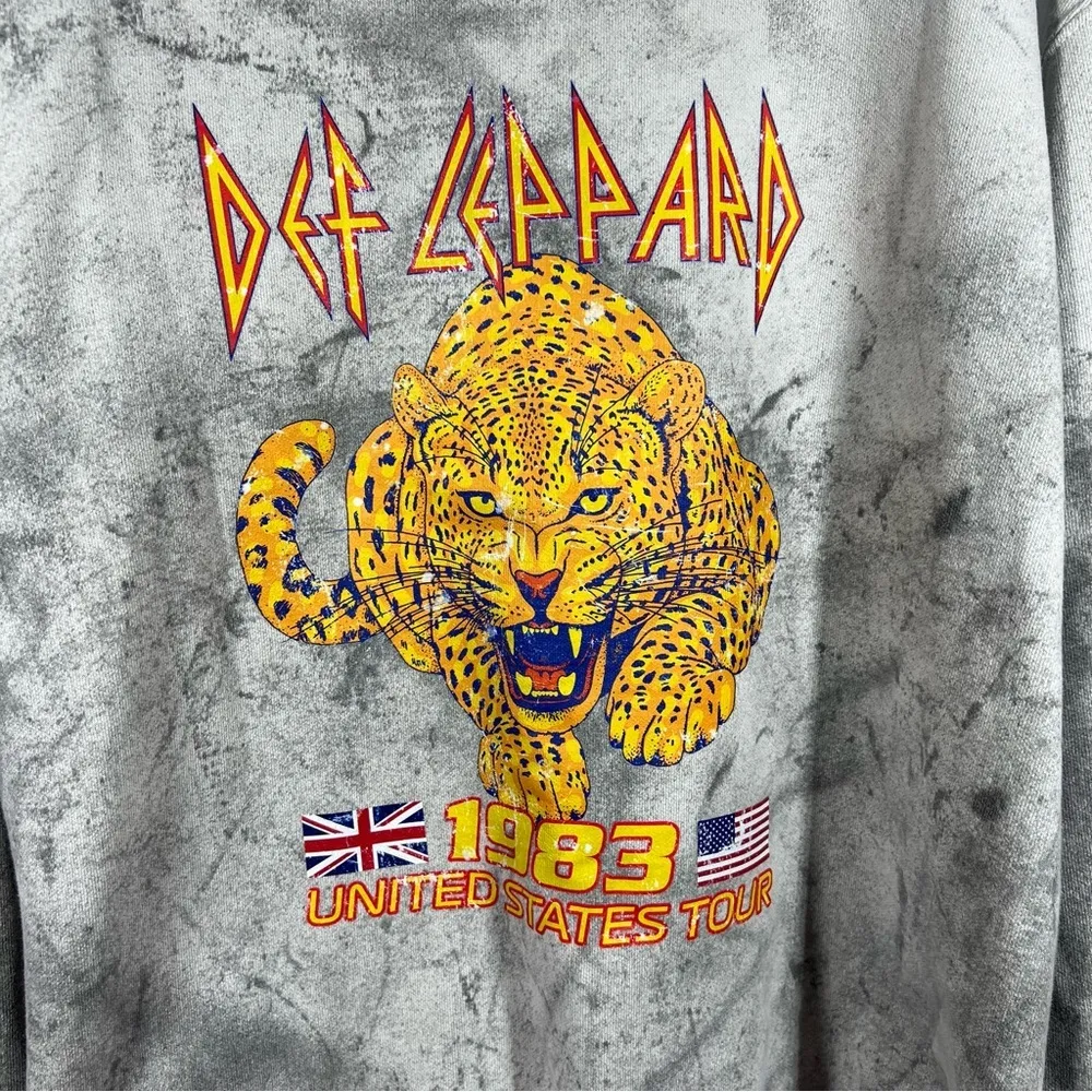 Comfort‎ Colors Grey Acid Wash Def Leppard Graphic Print Sweatshirt - Image 2