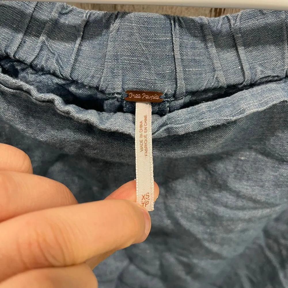 Free People Blue Show Some Shoulder linen Top in Chambray Women’s Size XS - Image 4