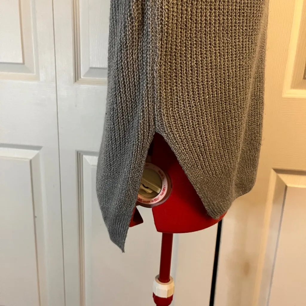 Lulu's Alyssa Grey Knit Sweater Size L - Image 3