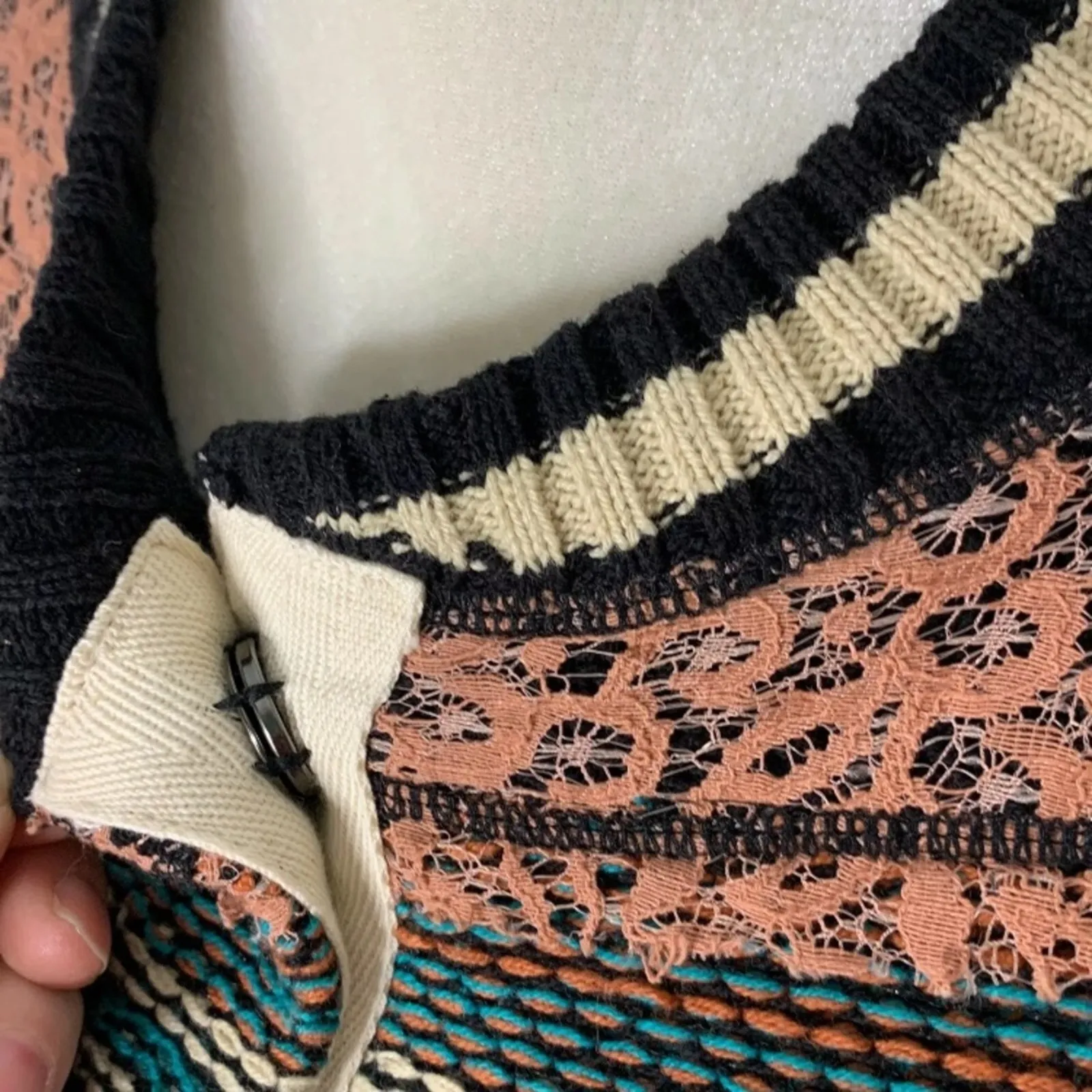 G By BKE SZ S Striped Knit & Lace Snap Cardigan White - Image 2