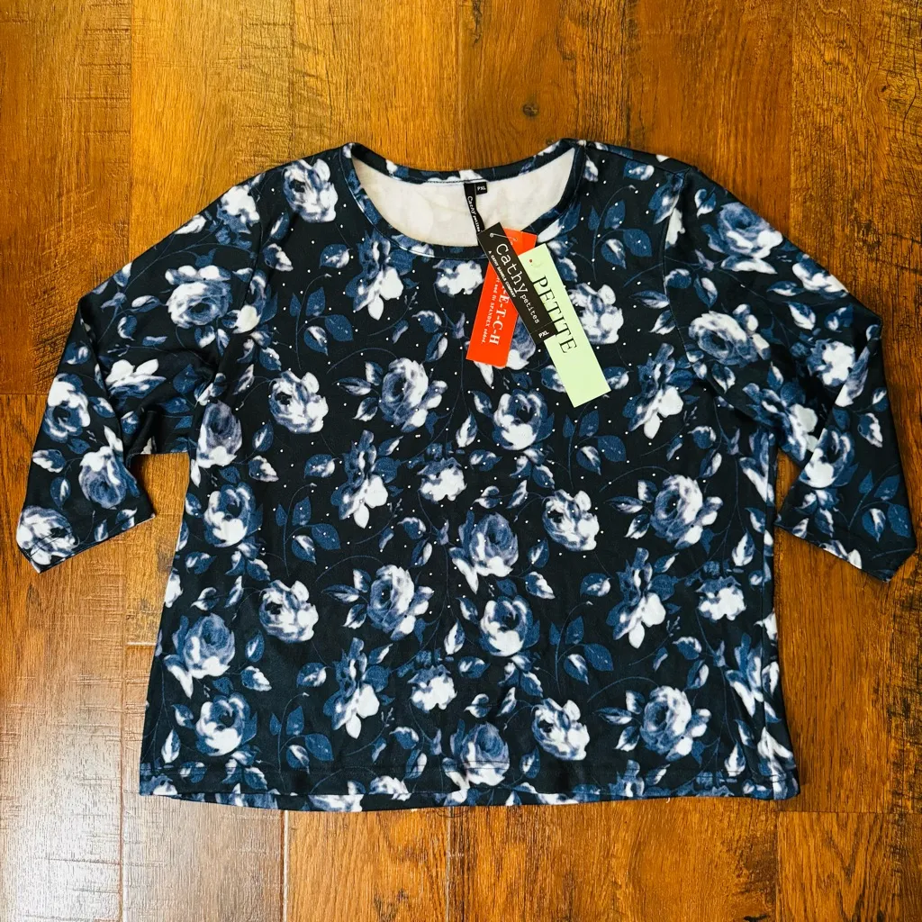 CATHY Petites blue floral three quarter length sleeve tip, size PXL, NWT - Image 2
