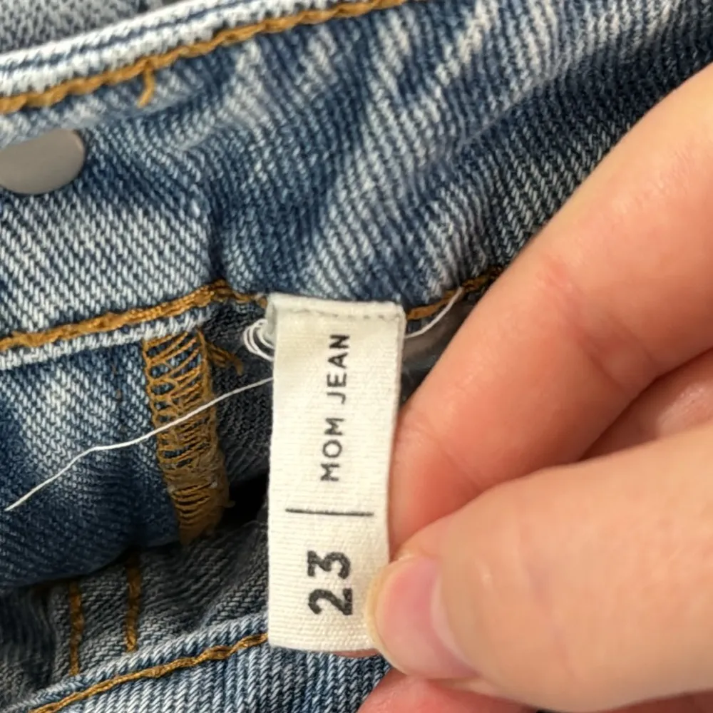 PacSun Rigid Mom Jean crescent moon embroidered high rise jeans size 23 - Image 9