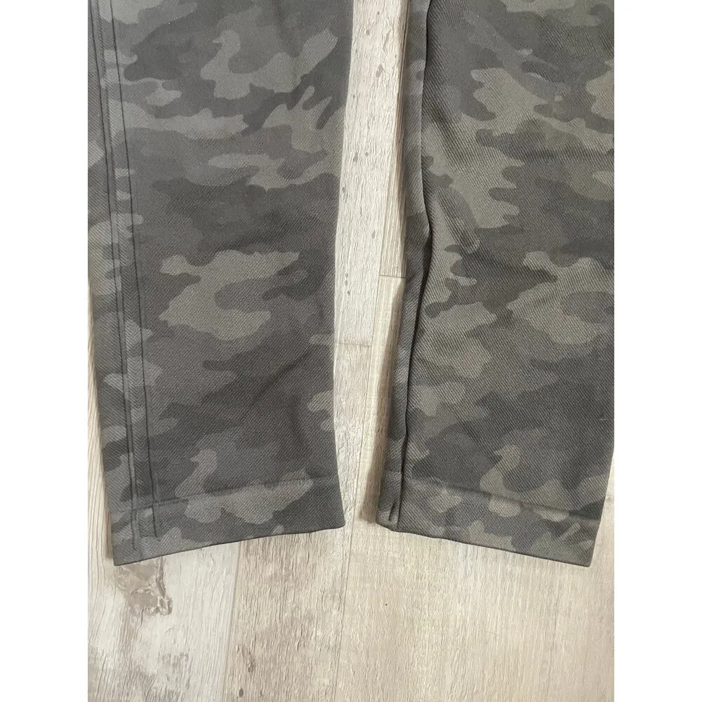 SPANX Look at Me Now Cropped Seamless Leggings Sage Camo size Large - Image 9