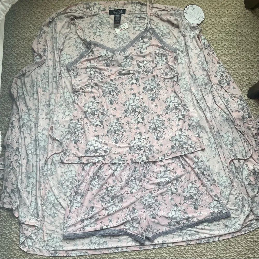 Rene Rofe Cami Shorts and Robe Floral Matching PJ Intimates Set Small NWT - Image 2