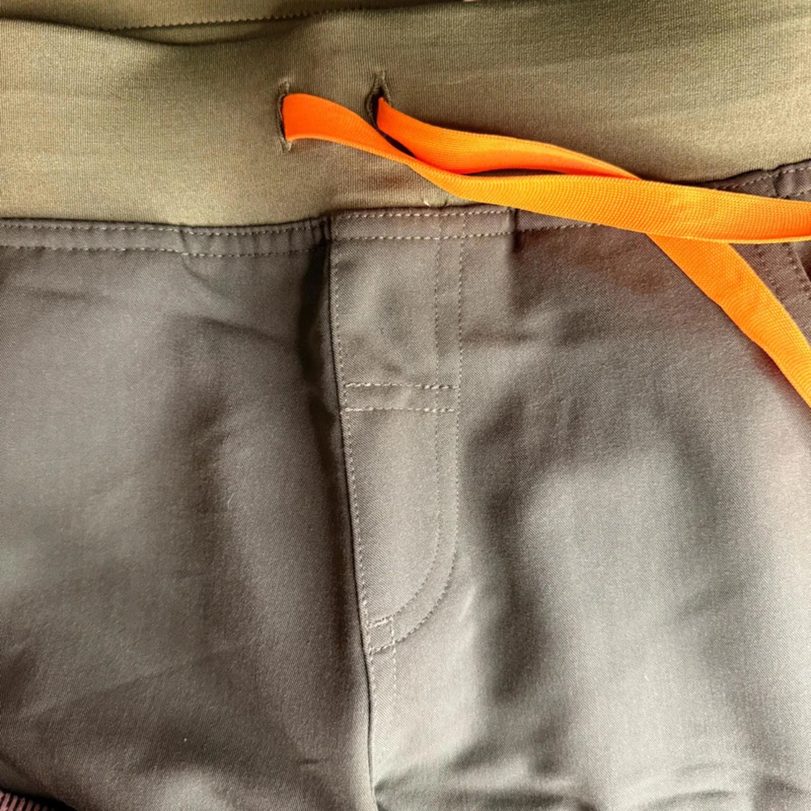 FIGS Women’s Kade Cargo Scrub Pants | Moss Green | Small | NWT - Image 7