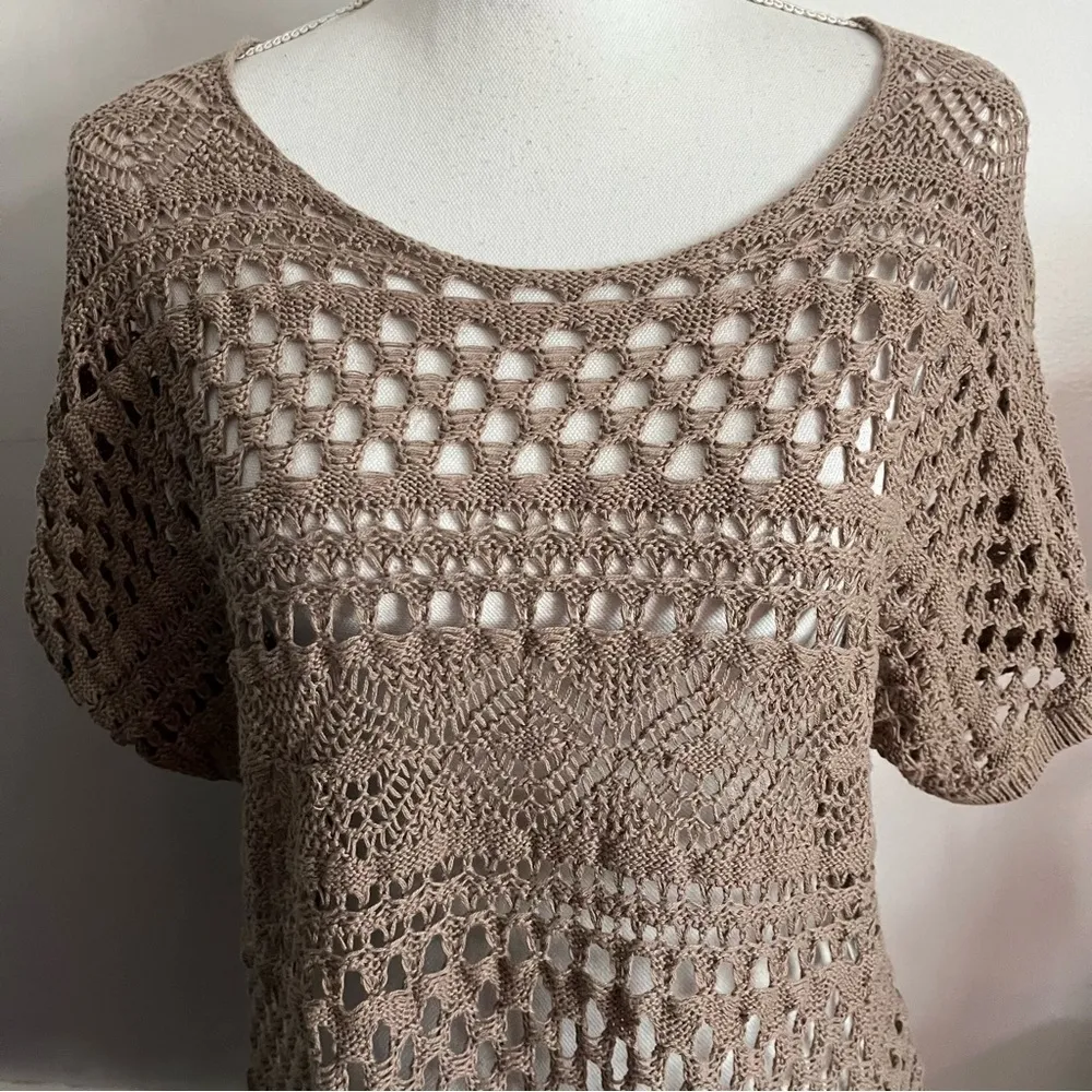 Chico’s • Taupe Brown Open Knit Woven Short Sleeve Pullover - Image 3