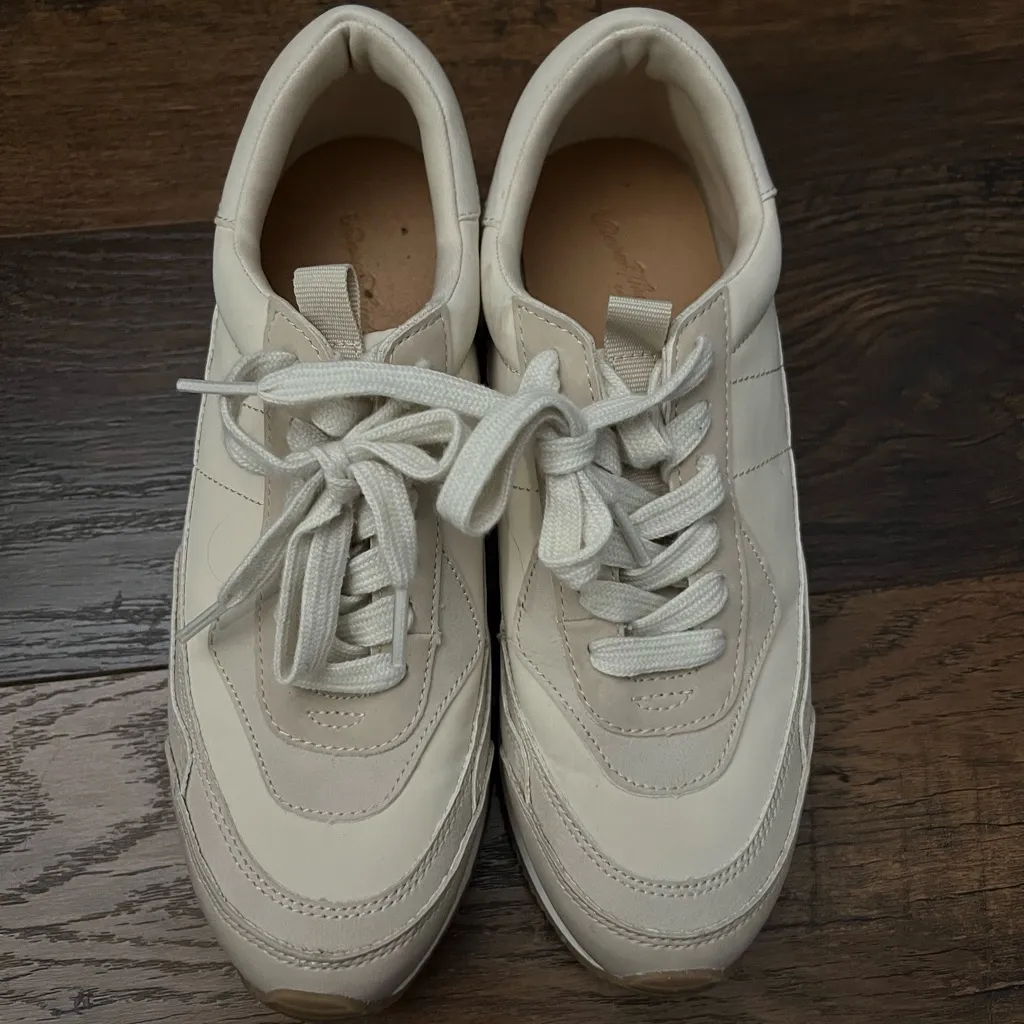 Universal Thread -  Women's Casual Sneakers Size 6.5 - Image 2