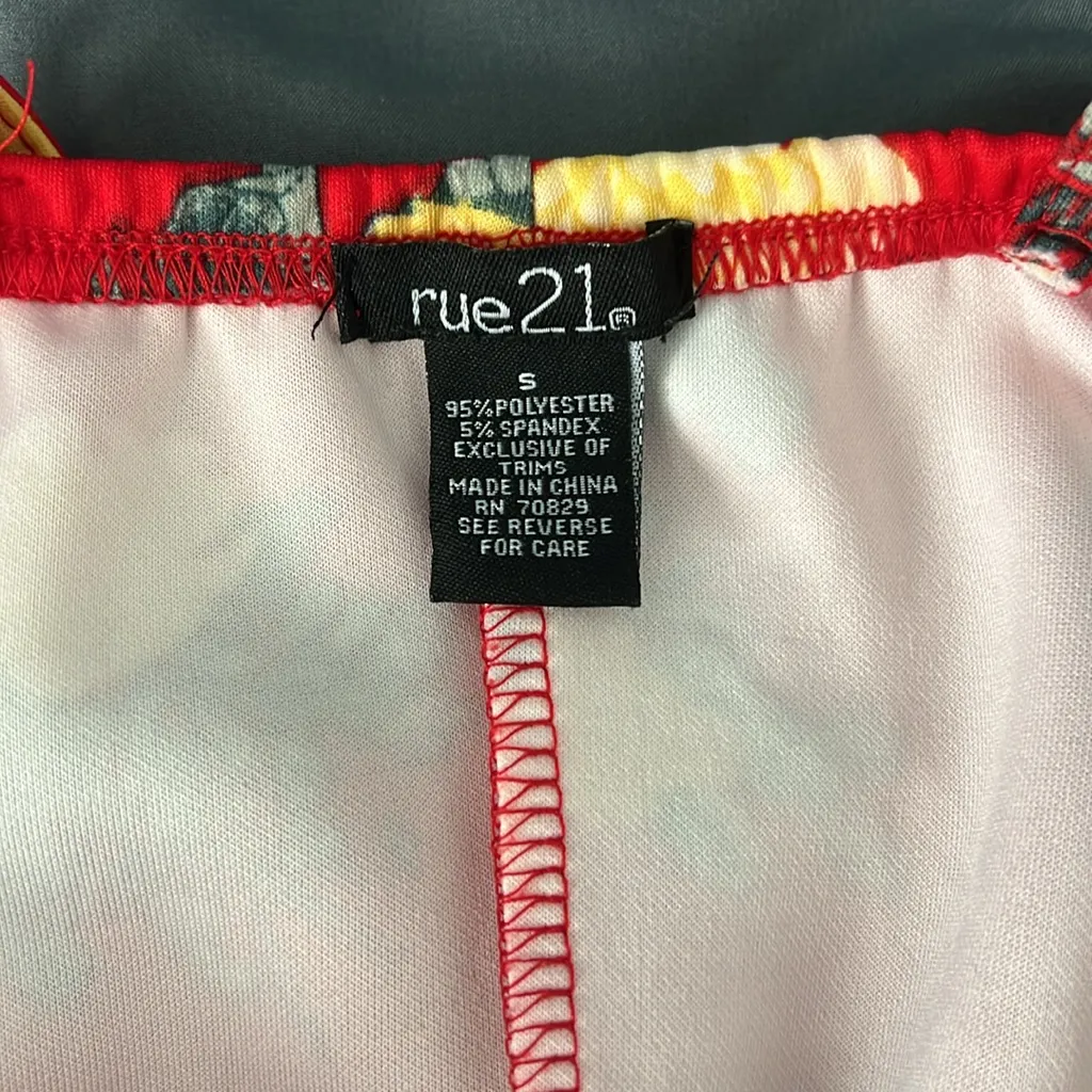 Rue 21 Red Floral Mini Dress Size Small - Image 6