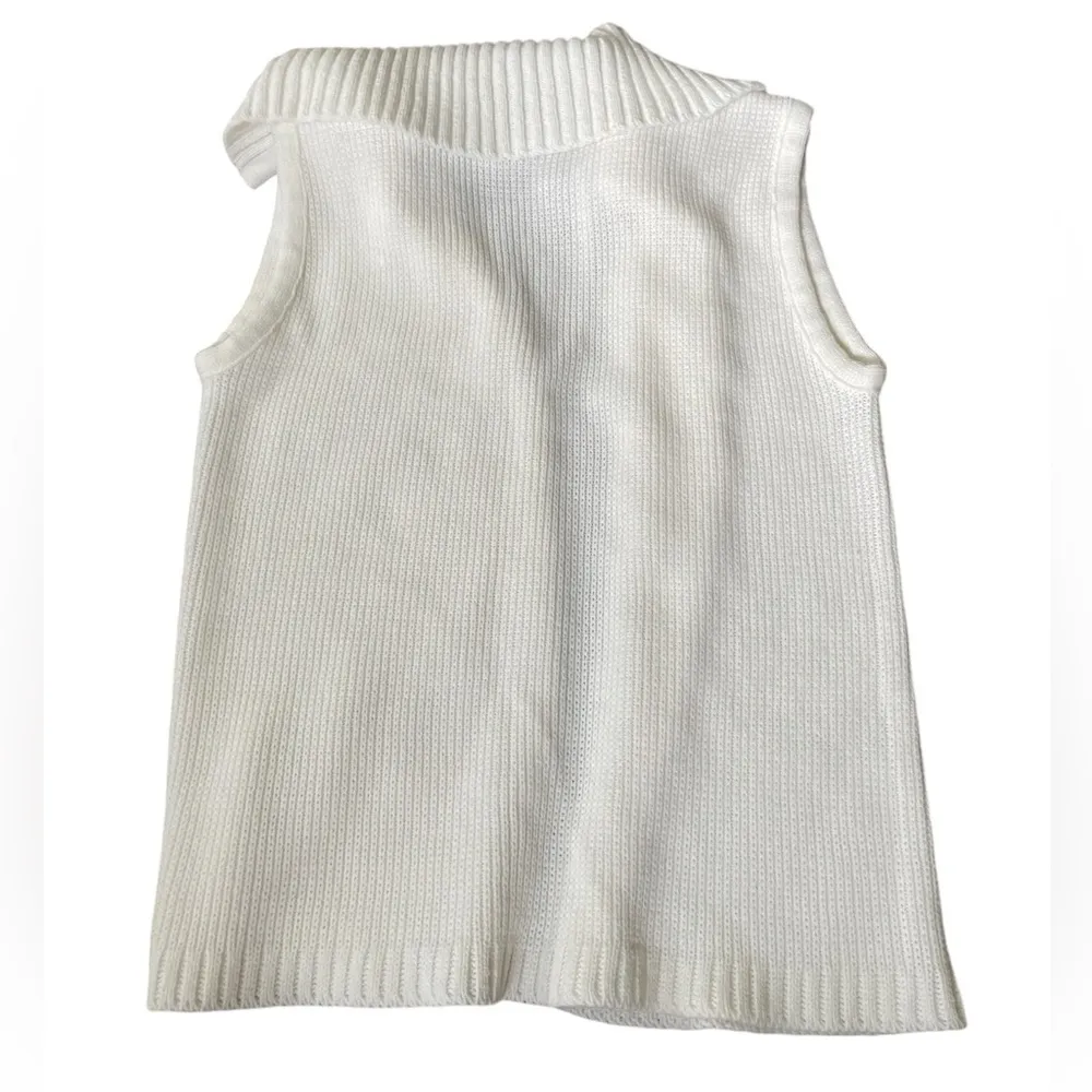 Vintage 70s White Cozy Demure Knit Wing Collar Sleeveless Cardigan Sweater Size M - Image 2