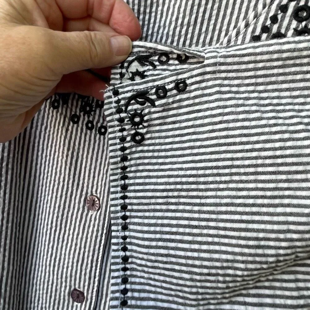 NWT Erika size L 100% embroidered button front top - Image 6