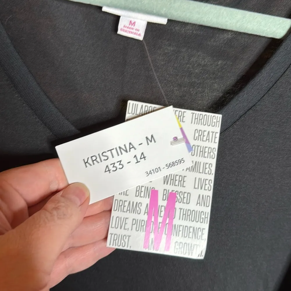 NWT LuLaRoe KRISTINA TANK TOP Black Size Medium - Image 4