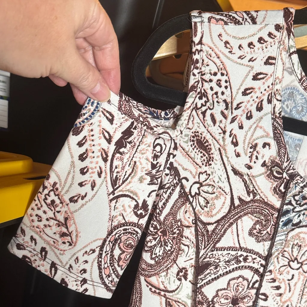 Sami & Jo Cold Shoulder Fit & Flare Paisley Midi Dress Size Small - Image 4