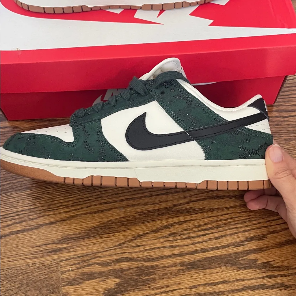 NIB Nike Dunk Low - Green Snake - Pro Green Black Sail - Size 9 - Image 11