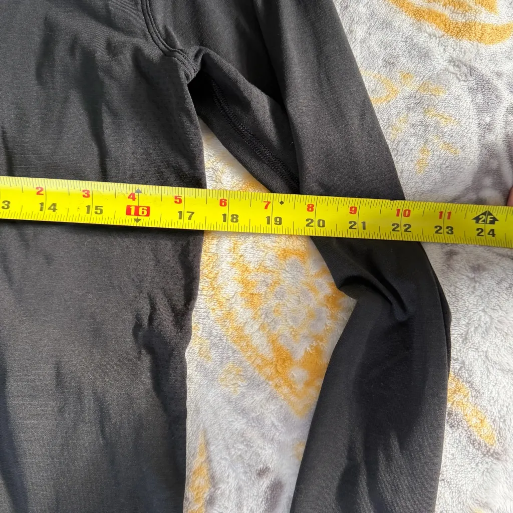 Lululemon black swiftly relaxed fit size 8 - Image 4