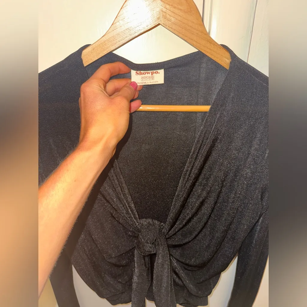 Showpo CORTEZ PLUNGING CENTRE FRONT WAIST TIE TOP IN BLACK Size 2 - Image 4