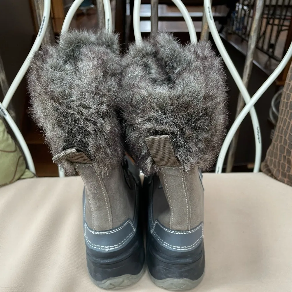 Khombu Slope Waterproof Faux Fur‎ Winter Boots in Grey Size 7 - Image 5