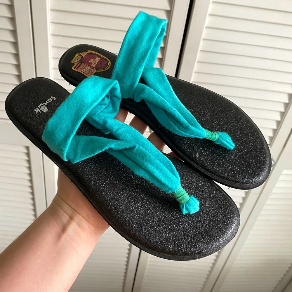 Sanuk Yoga Mat triangle Sandals Turquoise Women’s 7 like new - Image 7