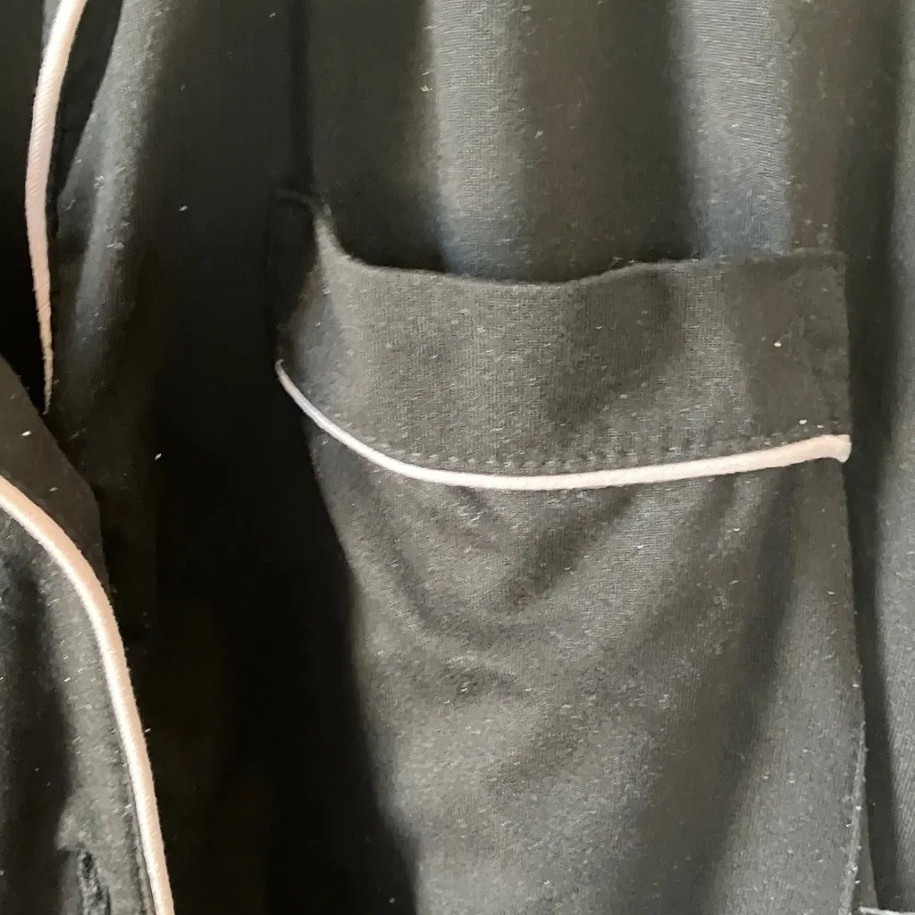 Joyspun Black sleep top medium - Image 3