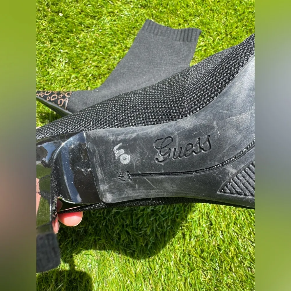 GUESS Elegant Black Ankle Boots with Patterned Toe - Image 11