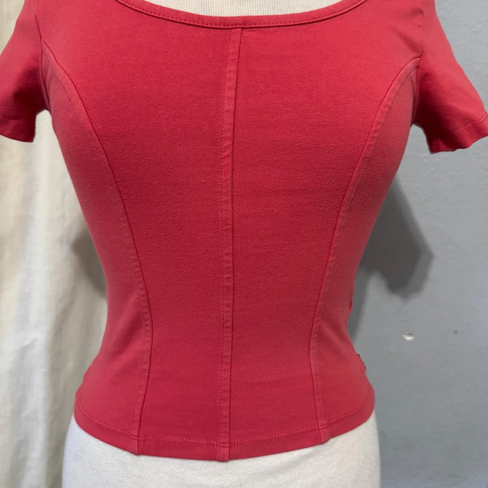 Levi's Womens Red Short Sleeve Scoop Neck Cropped Top Size XS Cotton Blend - Image 2