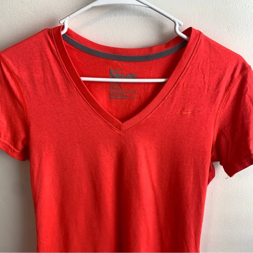 Nike Dri-Fit Orange V-Neck Regular Fit Short Sleeve Shirt - Image 6