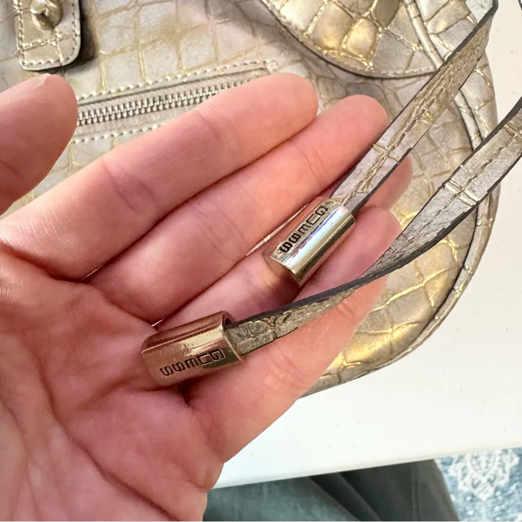 Vintage GUESS Y2K Gold Croc-Embossed Shoulder Bag - Image 7