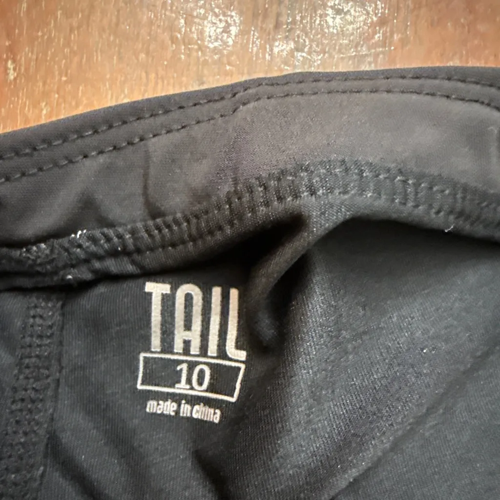 Women's Tail Black Skort with Ruffle Bottom Size 10 - Image 6