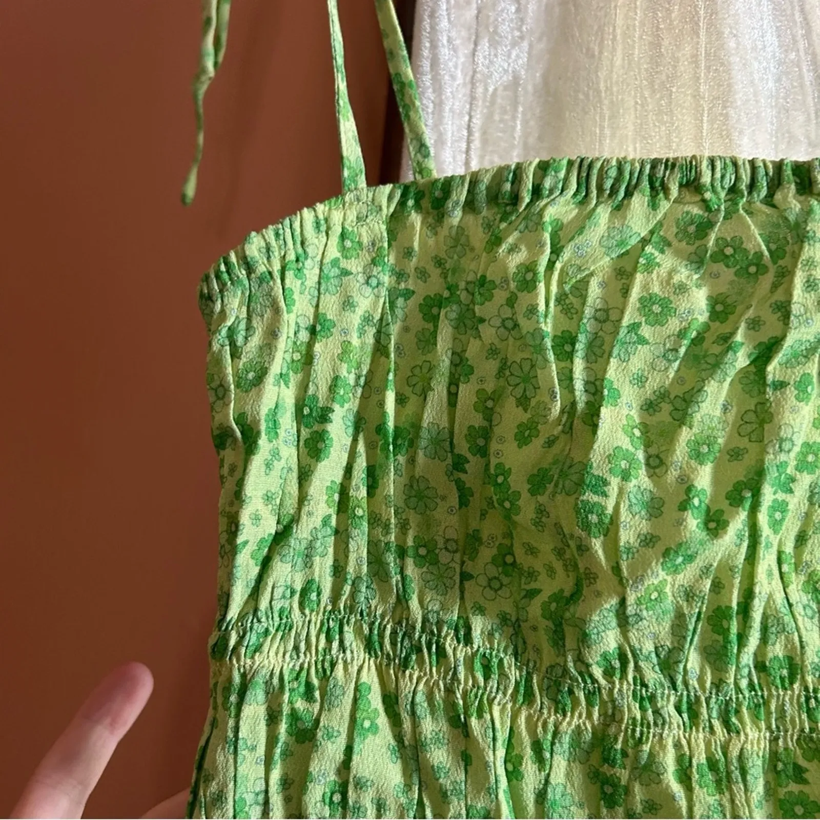 Charlie Holiday Nixon Top Floral Smocked Tie Strap Crop Tank Green NWT‎ Size 6 - Image 5