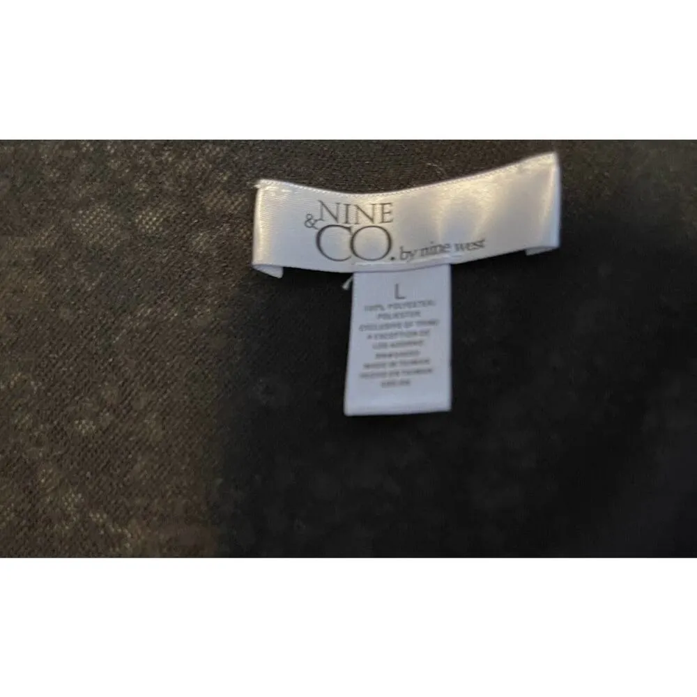 Nine & CO Women's Black Floral Top Size Large - Image 4