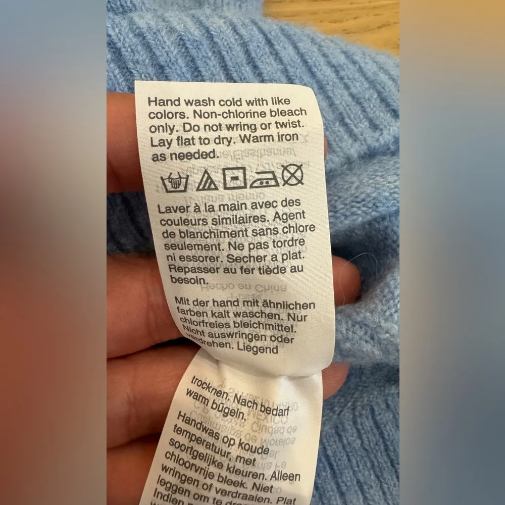 J crew Turtleneck sweater with side slits in Supersoft yarn blue size medium - Image 6