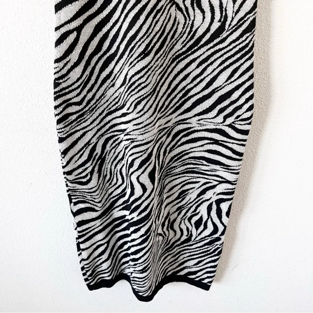 McQ by Alexander McQueen Animal Print Bodycon Midi Dress in Black White Size XS - Image 5