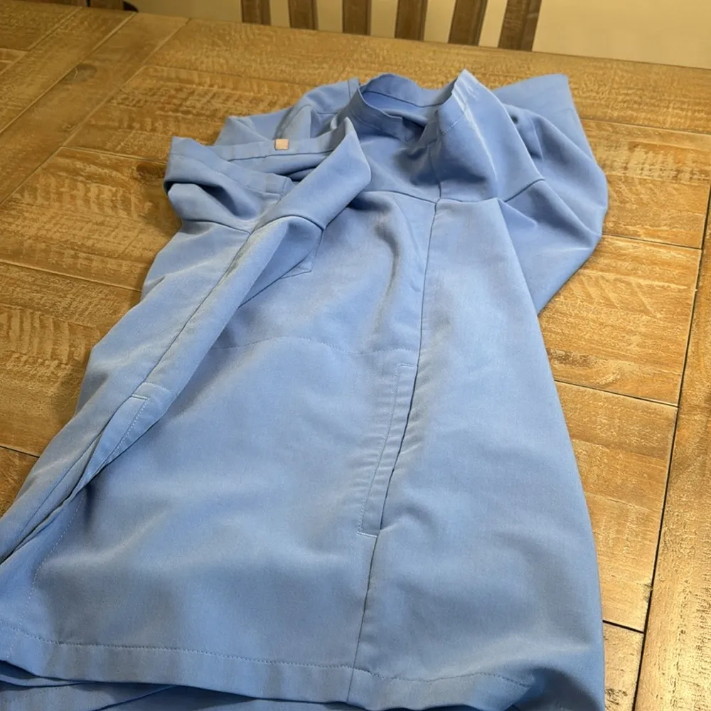 Figs light blue scrub top size L - Image 6