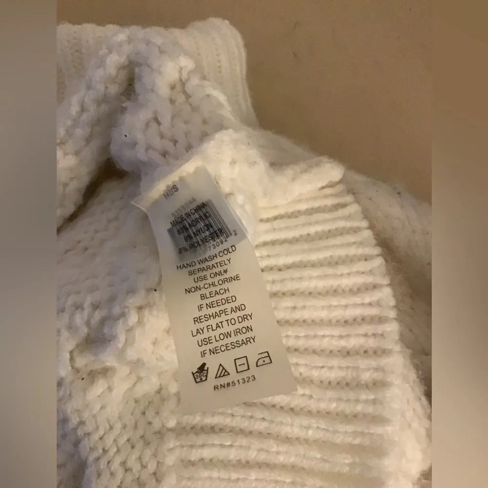 Vince Camuto women white Turkle neck long sleeve sweater size small Not fitted - Image 7