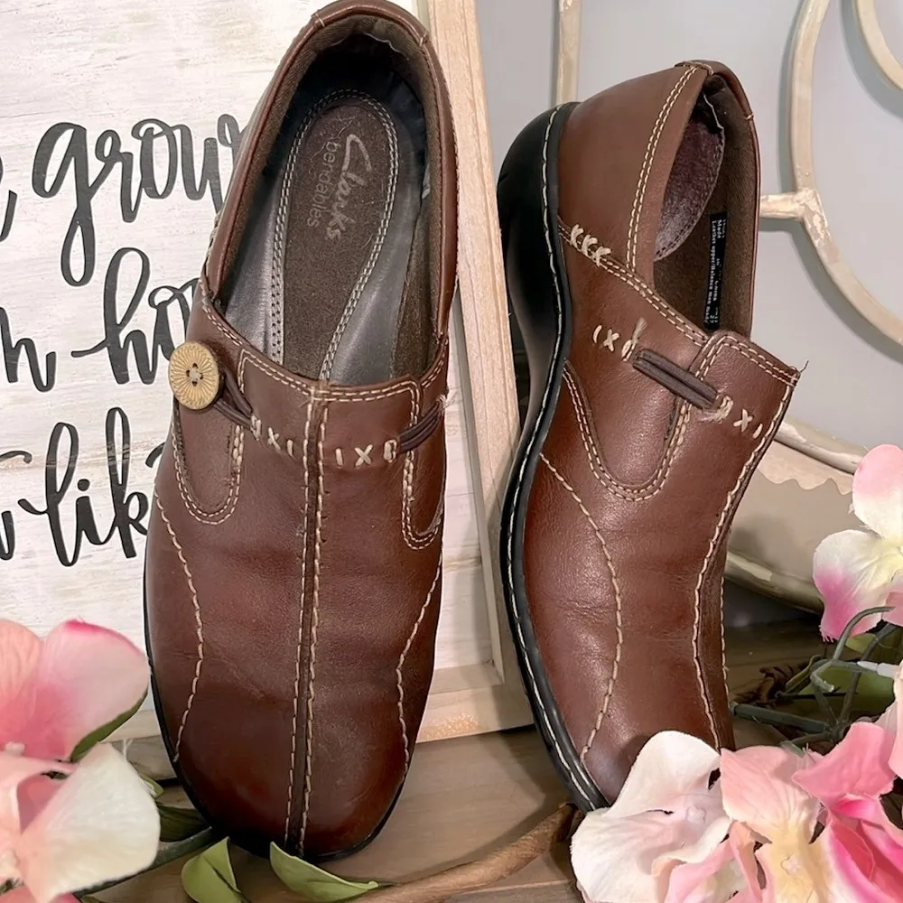 Clarks Bendables Brown Leather Slip On Shoes - Image 3