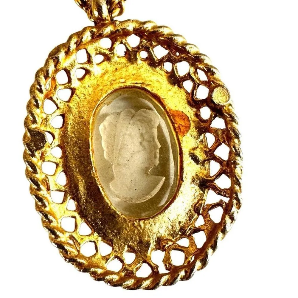 Vintage gold tone cameo necklace - Image 10