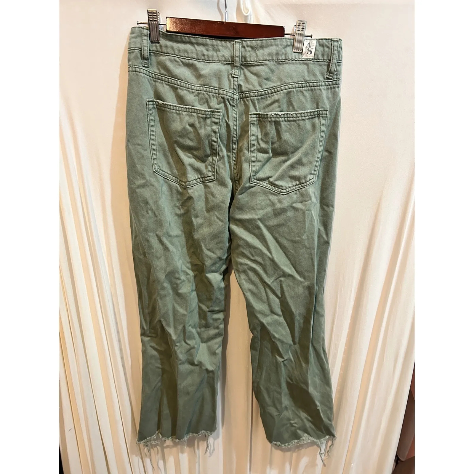 Altar'd State Olive Green Distressed Cropped Jeans Size‎ 27 - Image 5